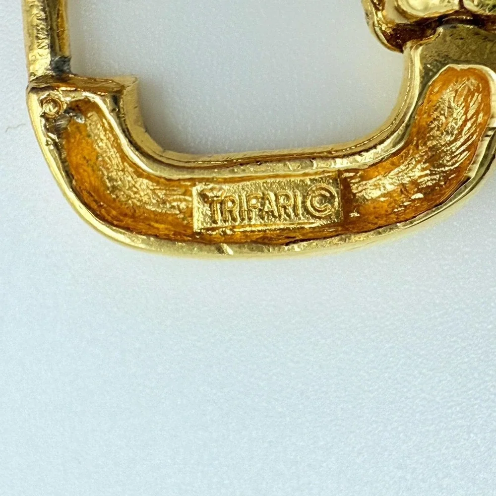 Vintage Trifari Gold Link Bracelet Chunky Chain‎ 80s Statement Jewelry